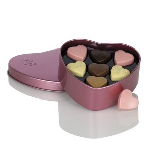 Cocoture - 63g Fyldte chokoladehjerter i metallic lyser�d Cocoture metalhjerte