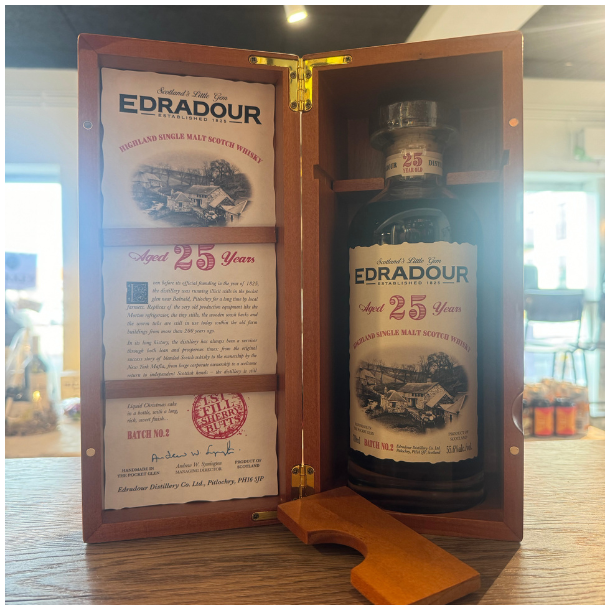 Edradour 25 Years Batch no. 2 1st fill sherry butts 55,6% alc. 70 cl.