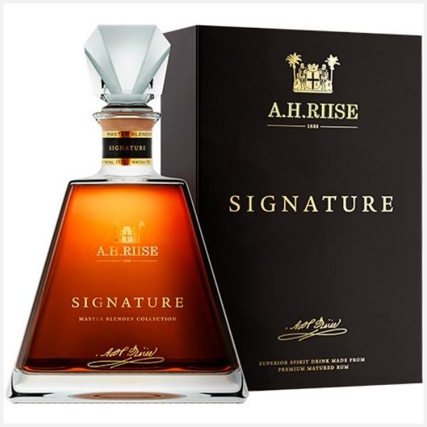 A.H. Riise Signature Master Blender Collection 43,90%alc 70 cl.