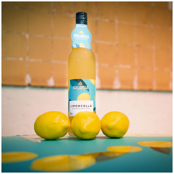 Isobella Limoncello with lemons from Sicily 30% alc. 70 cl.