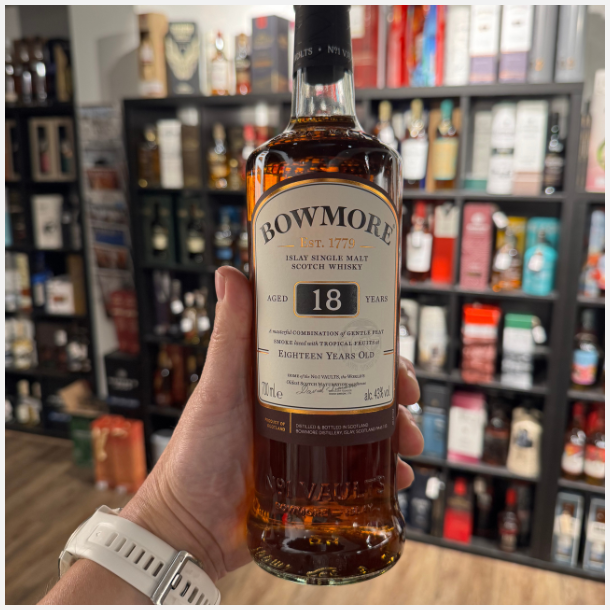 Bowmore 18 Year Deep &amp; Complex Single Malt Whisky - 43% alc. 70cl