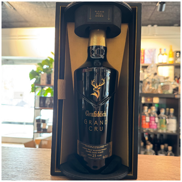 Glenfiddich Grand Cru Cuve Cask Finish Aged 23 Years 43% alc. 70 cl. 