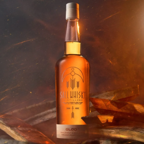 Sall Whisky Gl�d i br�ndende whiskyt�nde