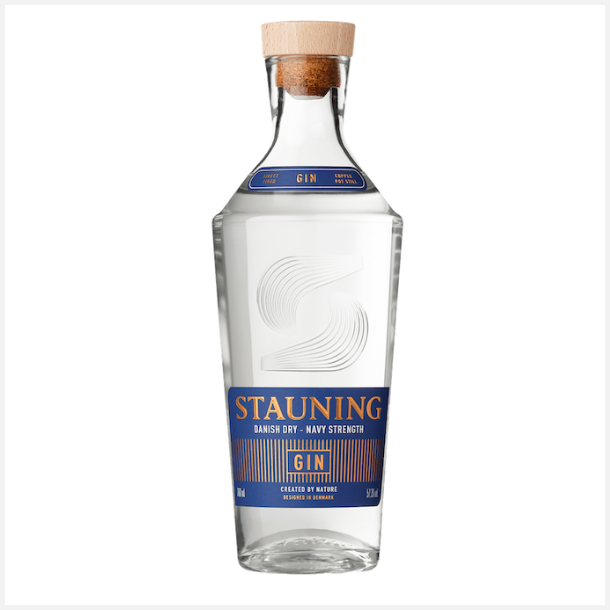 Den velkendte Stauning Gin med ekstra styrke, mere intensitet og endnu st�rre botanisk dybde. 🍸🇩🇰🔥